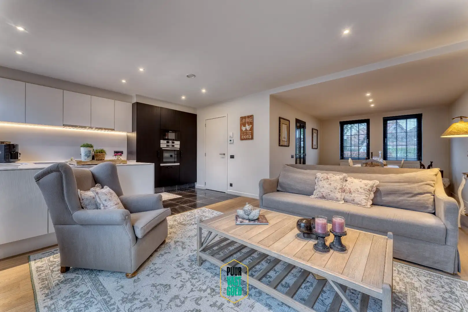 Recente, perfect afgewerkte, halfopen ruime Knokse Villa  foto 11