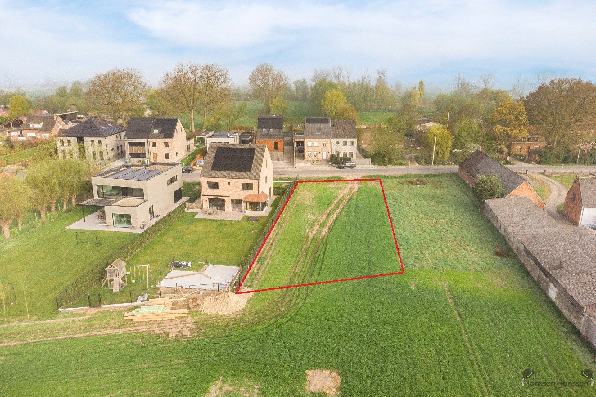 Unieke goed gelegen bouwgrond met open zicht foto 5