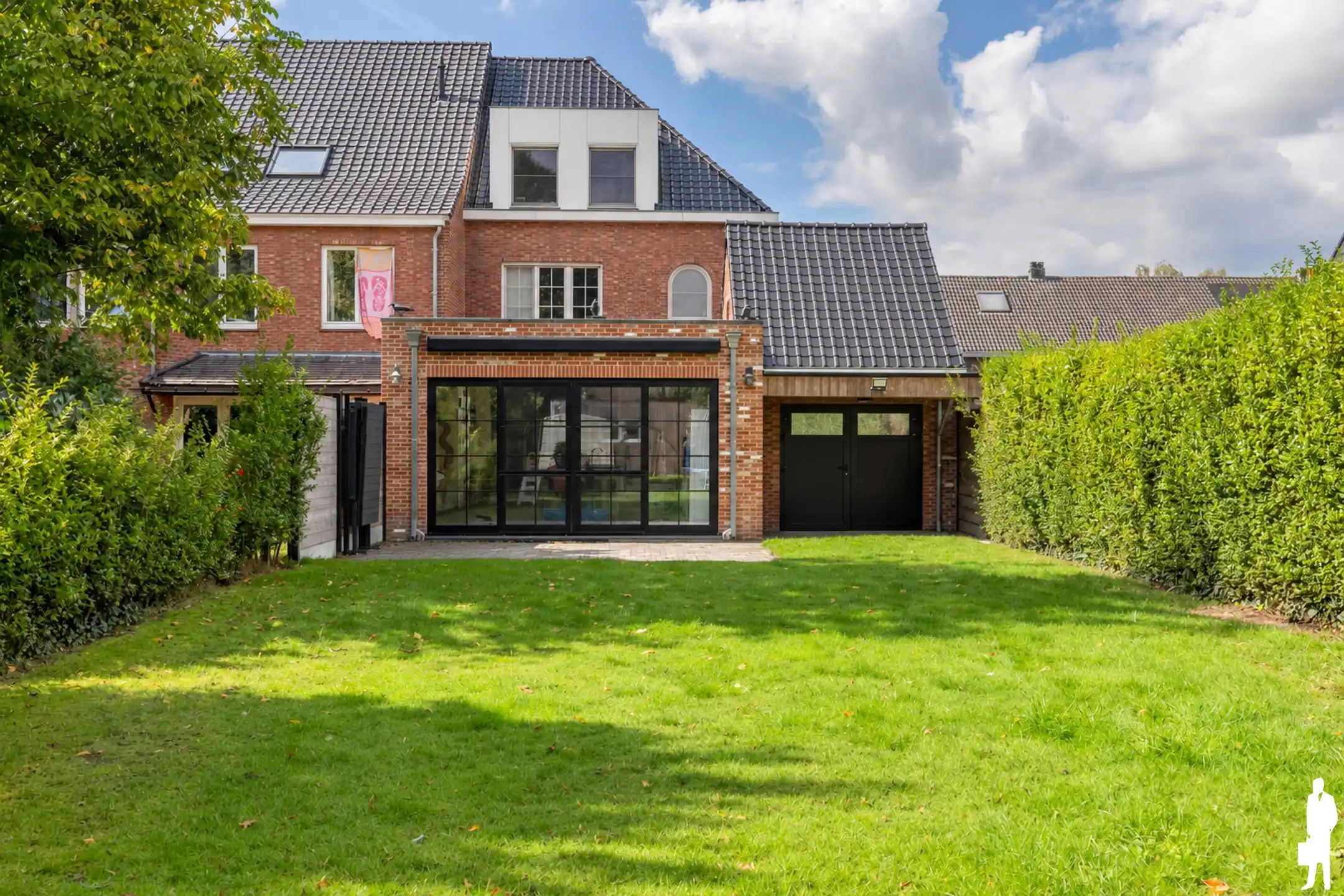 Karaktervolle gerenoveerde woning met 4 slaapkamers foto 30