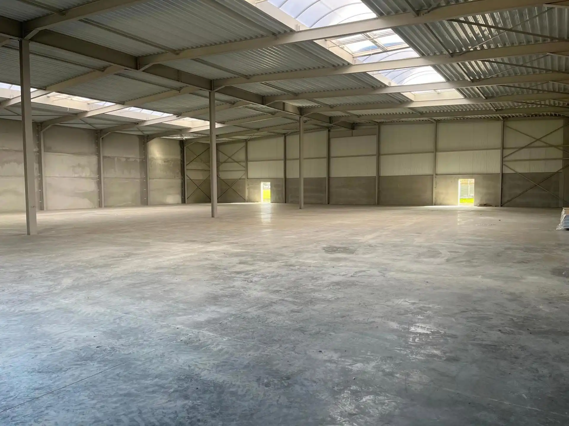 Te huur: magazijn 1.400m² foto 3