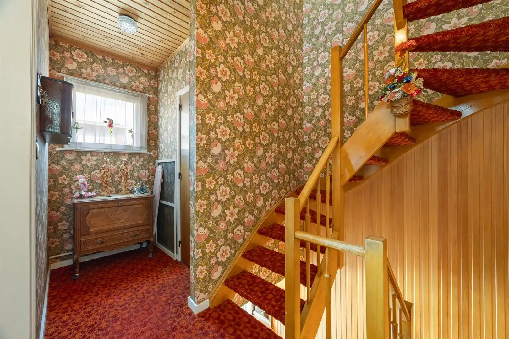 Te renoveren bel-etage met 3 slaapkamers op ca. 179m2 foto 13