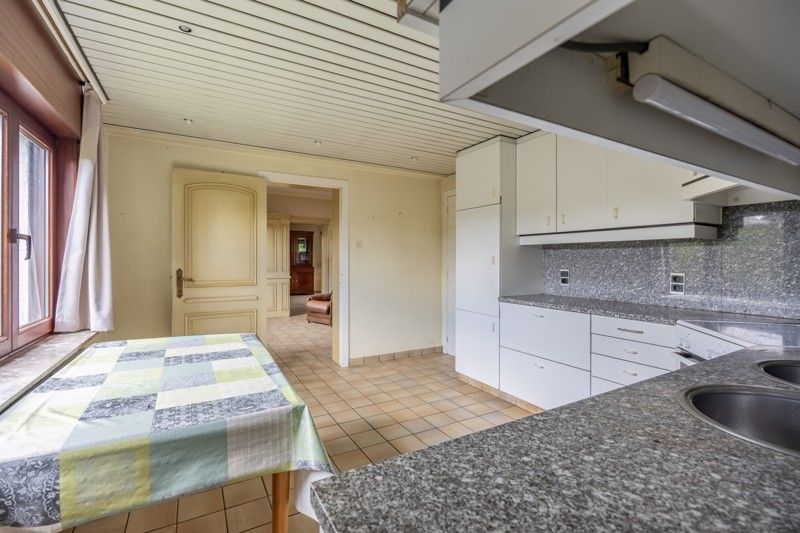 Woning, open bebouwing met naastliggende, grote loods op 18are foto 18