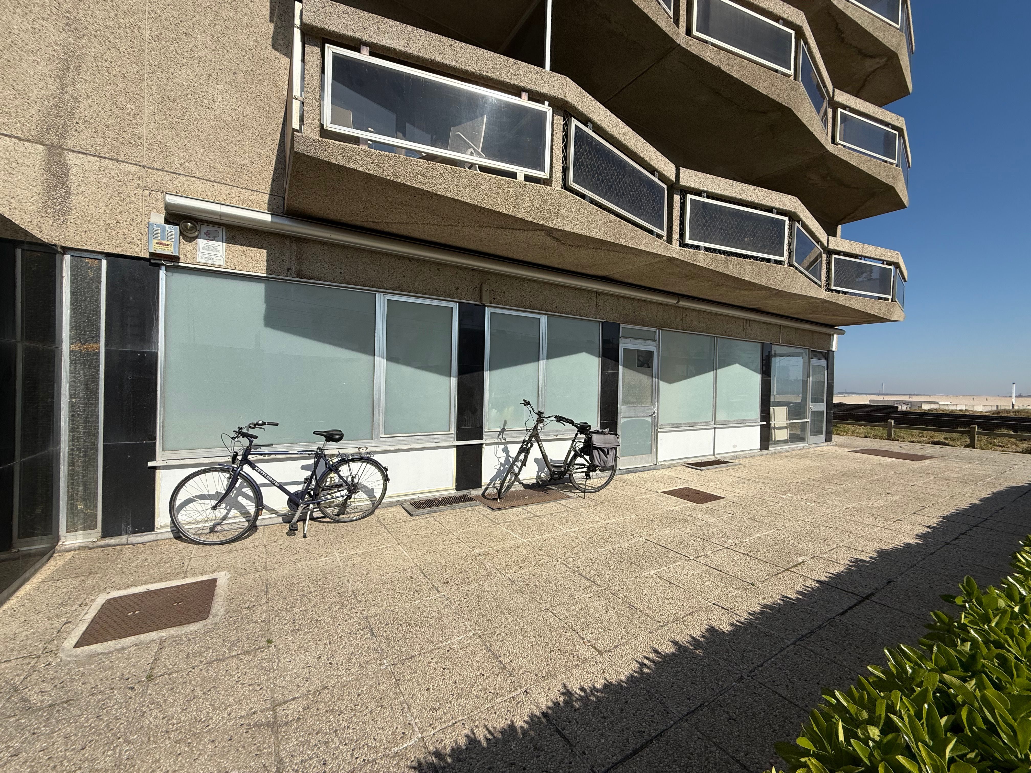Handelsgelijkvloers op de zeedijk 385m² foto 9