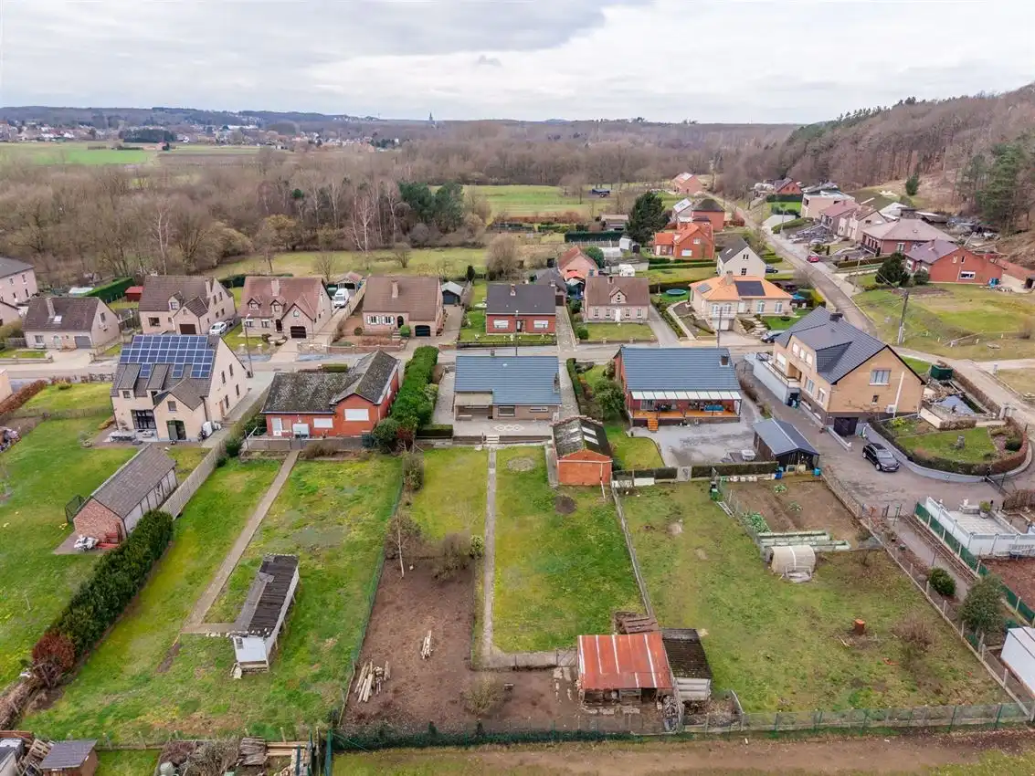 Unieke ligging boven de Mottevallei – renovatiekans met waarde-opportuniteit foto 37