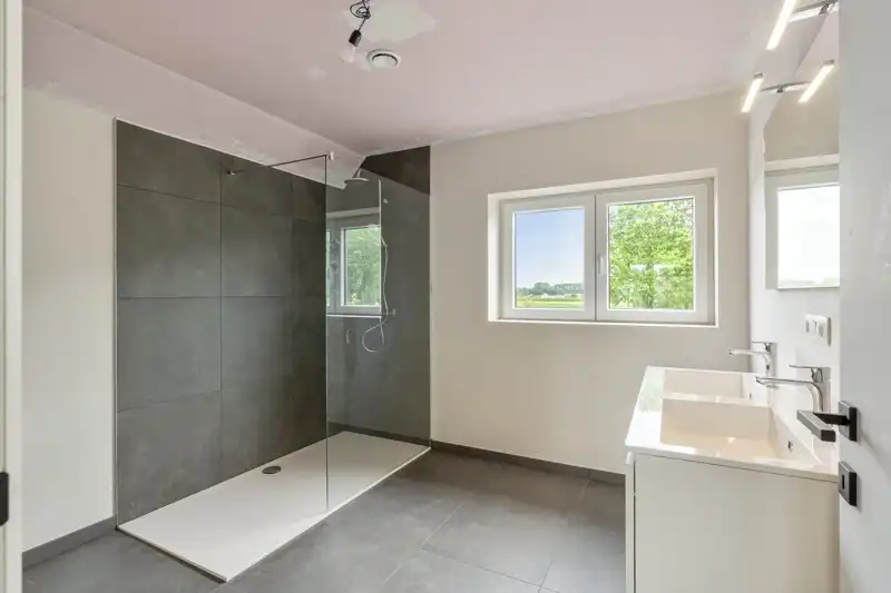 Totaal gerenoveerde woning op een perceel van 11are foto 28