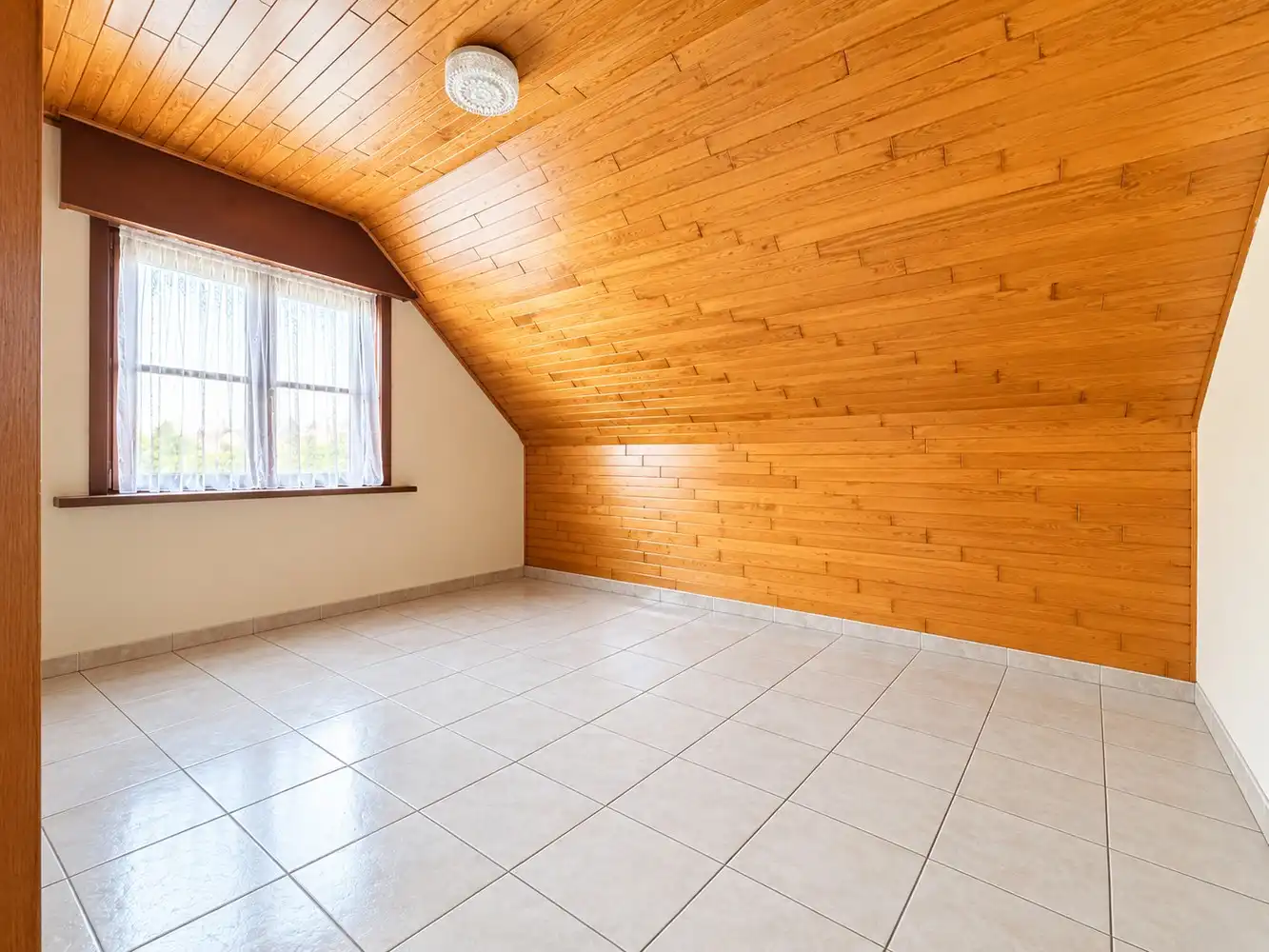 Ruime, lichtrijke gezinswoning (5 slpks) +tuin (1369m²) foto 10