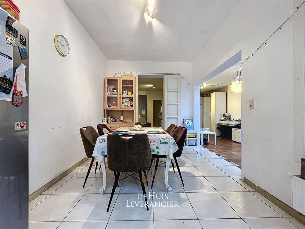 RUIME woning te koop (8 slpks, 2 badk) die ook perfect als tweewoonst kan dienen foto 51