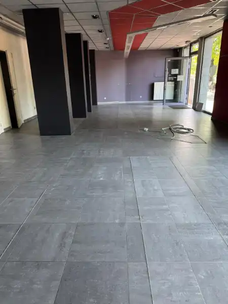Handelspand van 122 m² in Genk-centrum, tegenover Shopping 1 foto 7