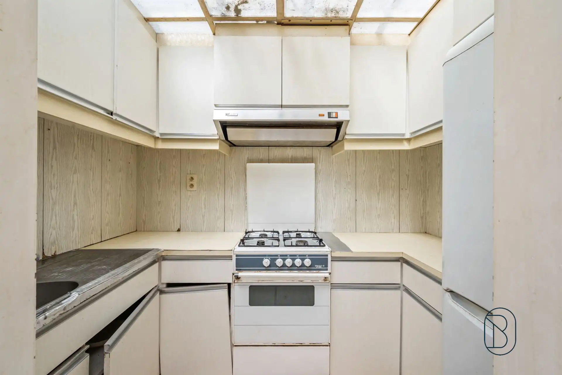 Te renoveren woning met 2 slk! foto 10