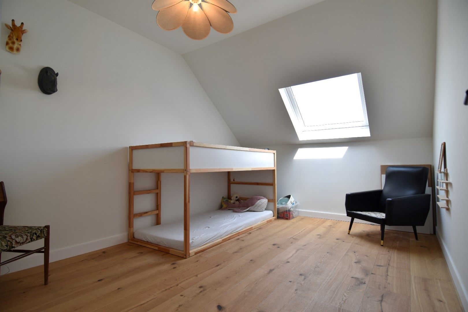 Uitzonderlijk vastgoed met vergezicht, 4 slaapkamers, dubbele garage op een perceel van 2100 m² foto 14