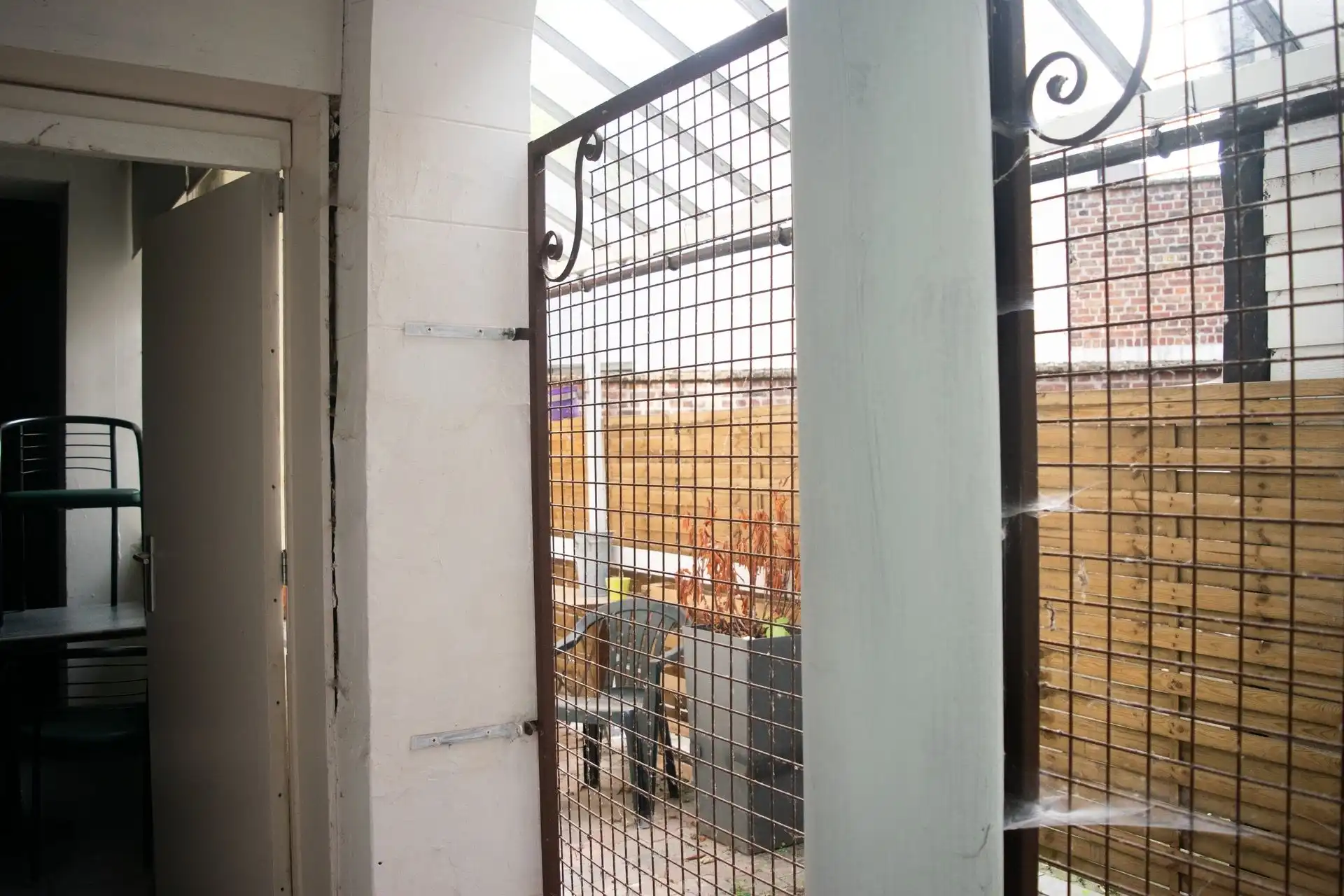 Handelspand met appartement foto 8