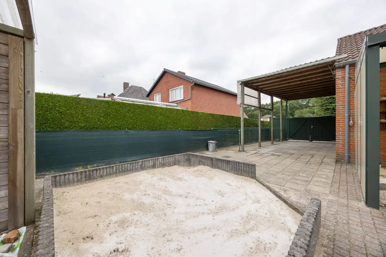 Goed onderhouden woning op een perceel van 8 are 19 ca foto 28