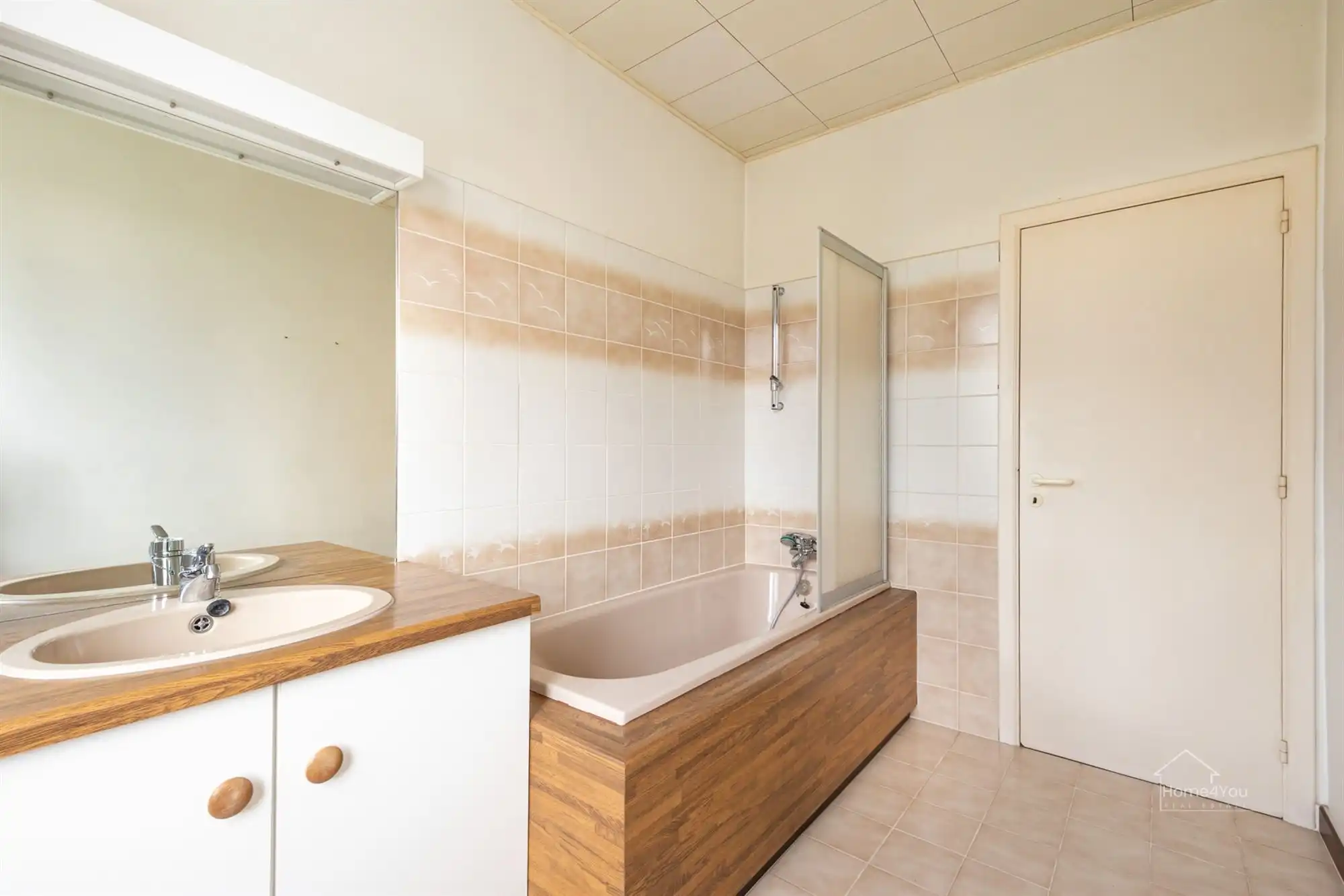 Ruime rijwoning op toplocatie met zongerichte tuin foto 13