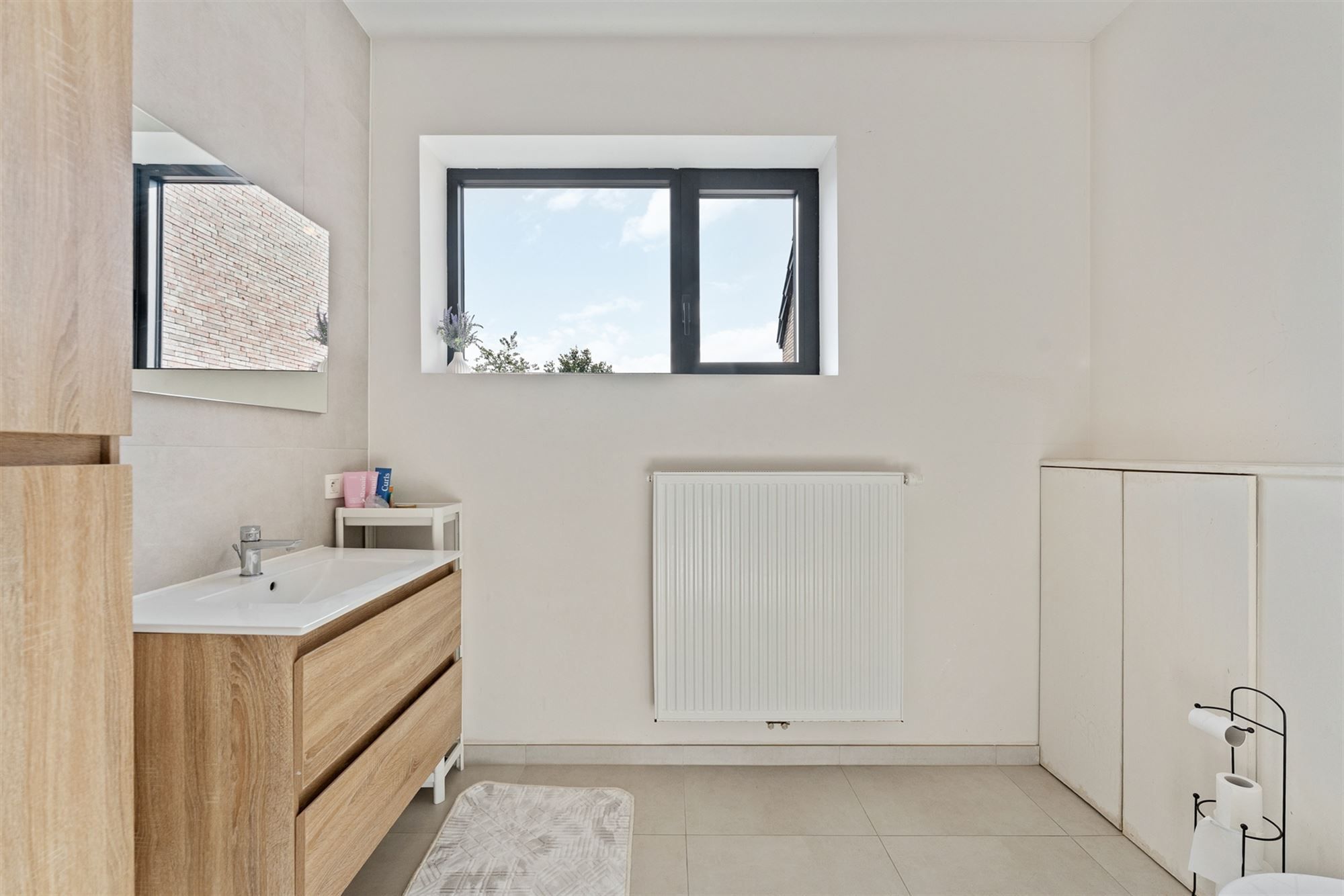 KNAPPE WONING (198M²) MET 3 SLAAPKAMERS + RUIME ZOLDER TE BEVERLO foto 14