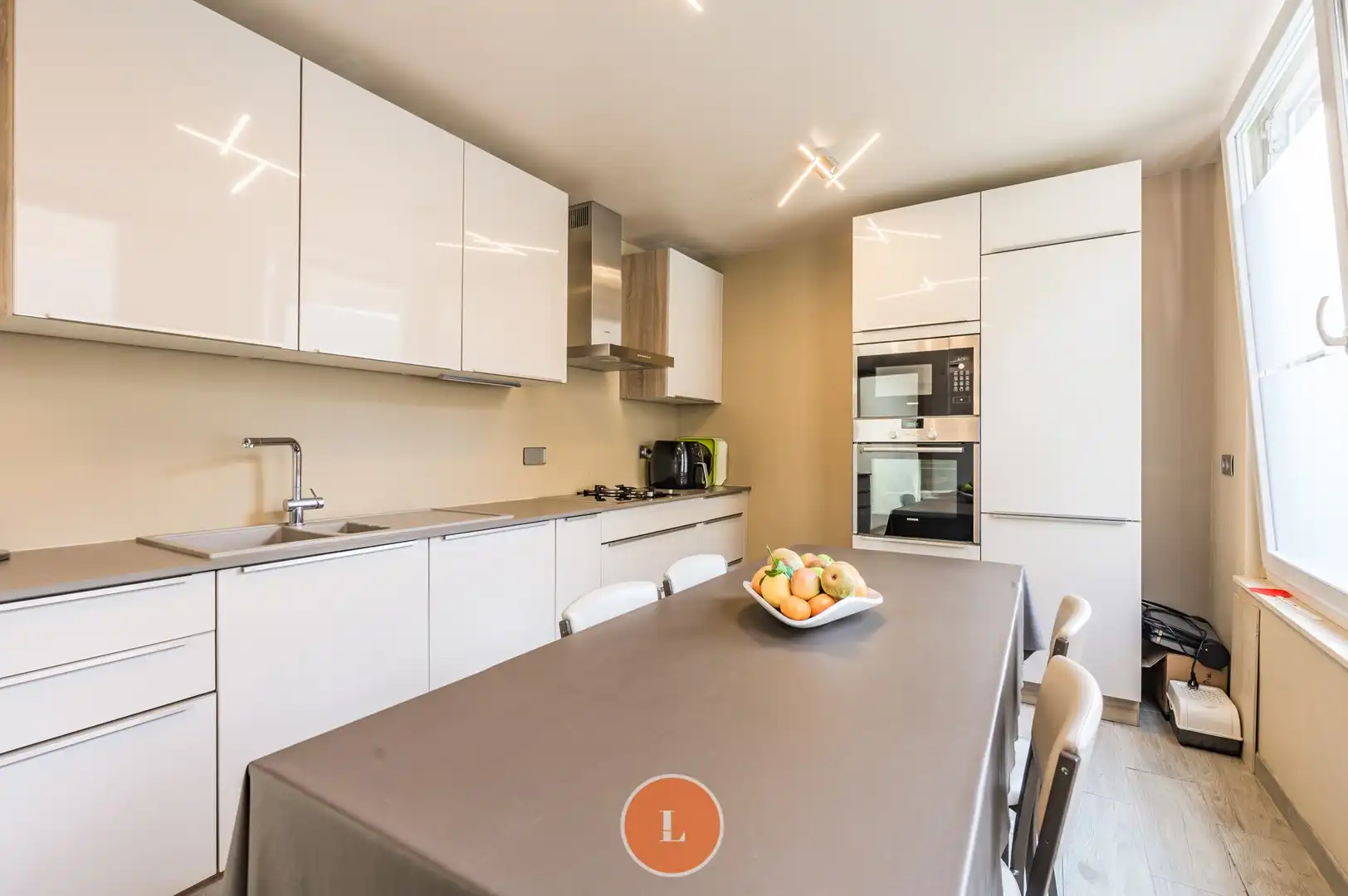 Huis met 3 slaapkamers te koop in centrum Menen foto 3