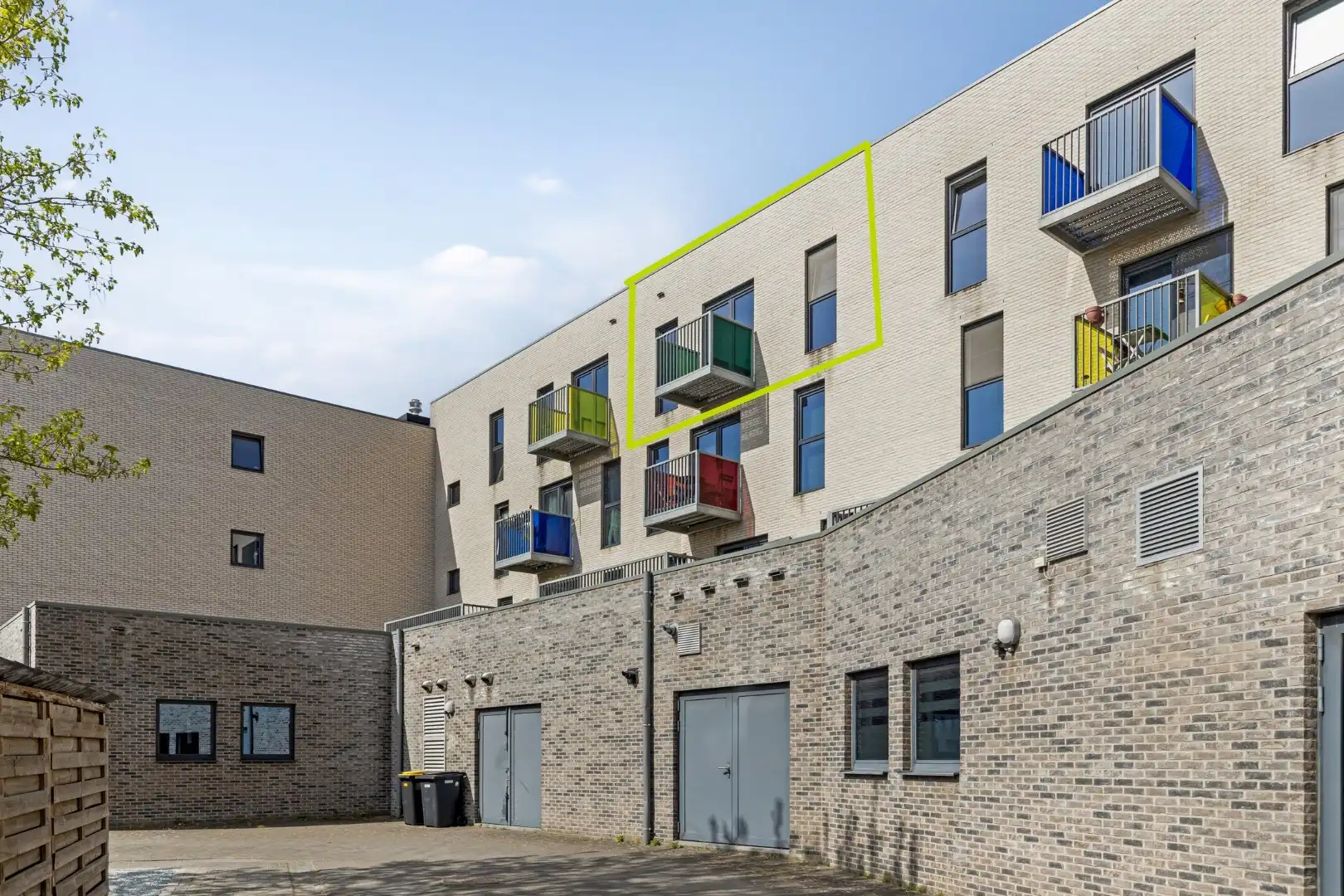 Rustig en zonnig gelegen appartement met 1 slpk en autostaanplaats in Herentals-centrum ! foto 3