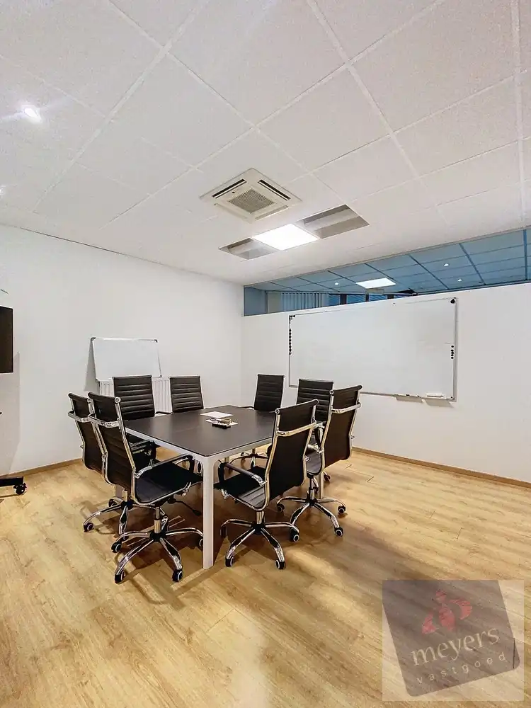 Moderne kantoor- of praktijkruimte (155m²) te huur in hartje Alken – Lambrechtplein 2 & 4 foto 6