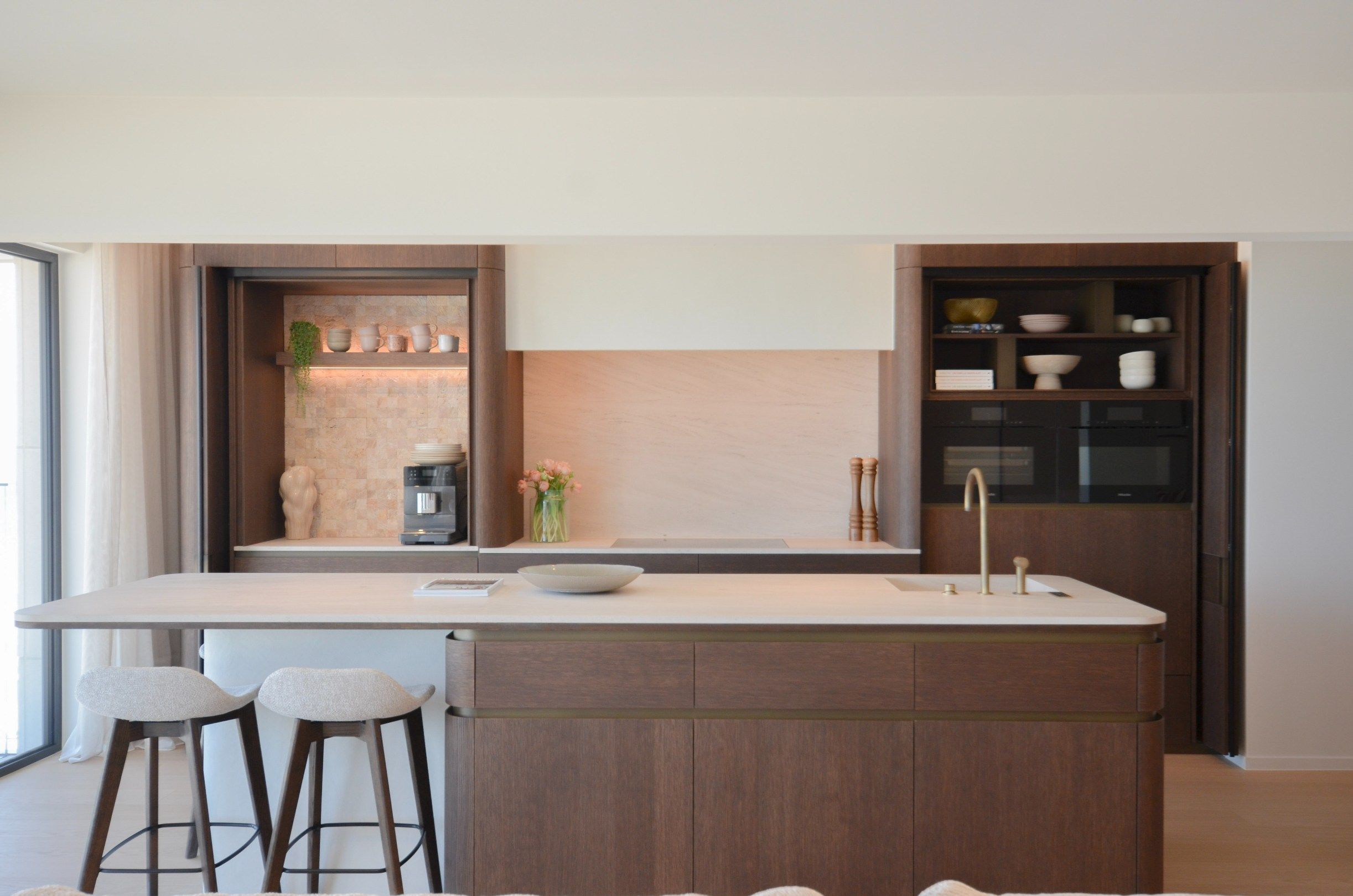 Uitzonderlijk gerenoveerd appartement met frontaal zeezicht in het Zoute. foto 10