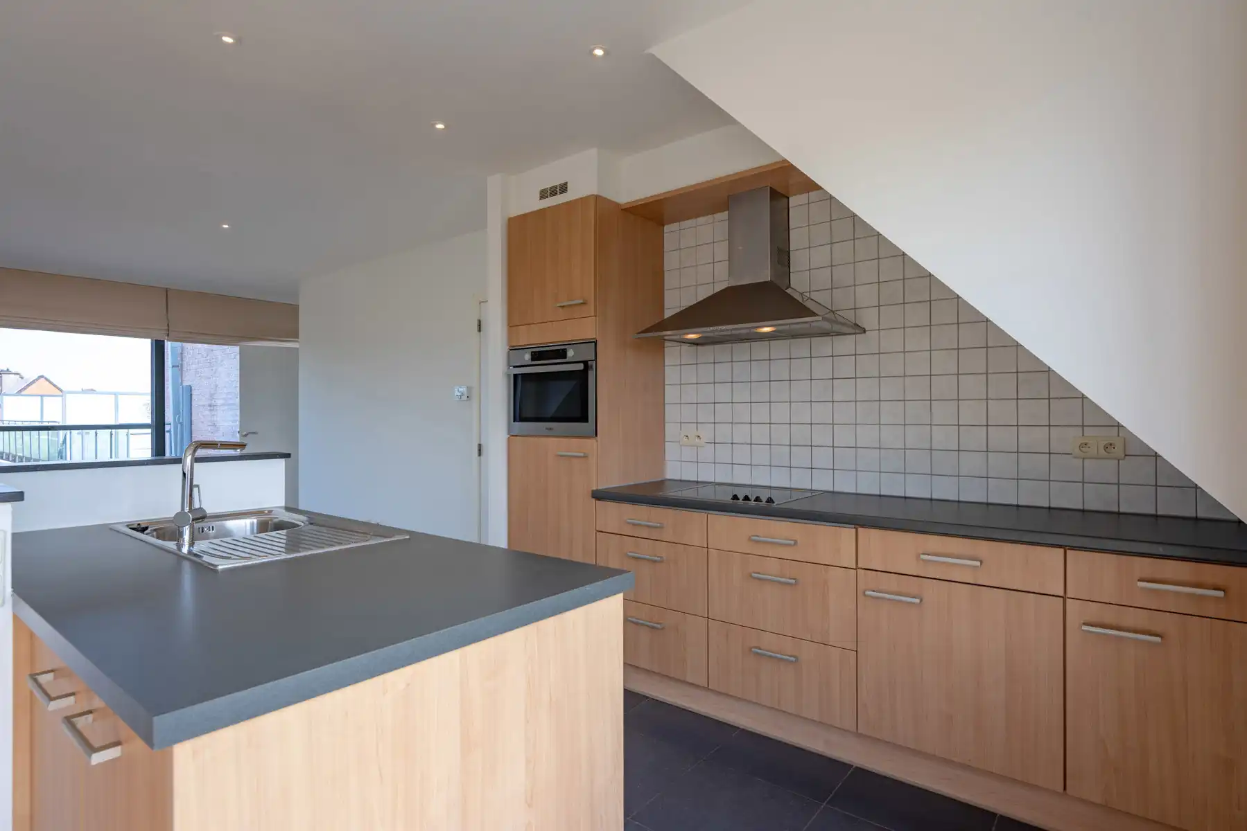 Instapklaar appartement, groot terras, staanplaats en lift! foto 7