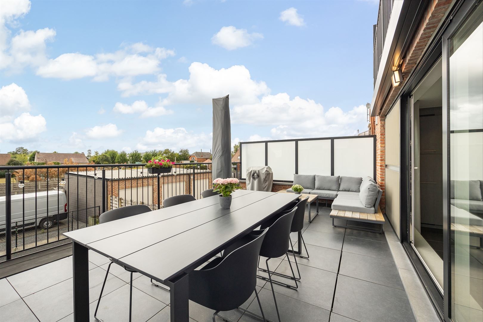 Mooi app. met garage en groot terras! foto 16