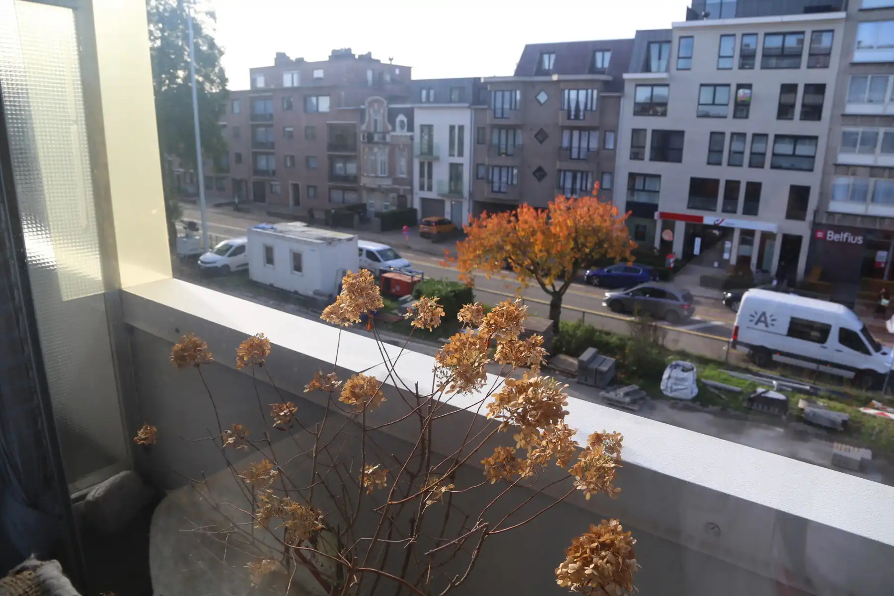 Licht appartement met 2 terrassen op centrale locatie. foto 3