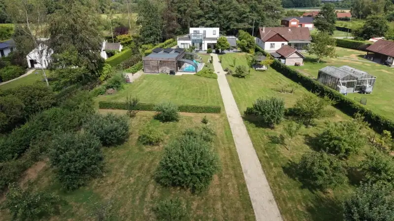 Moderne villa van 247m² op 58 are met bijgebouw-garage en zwembad foto 25