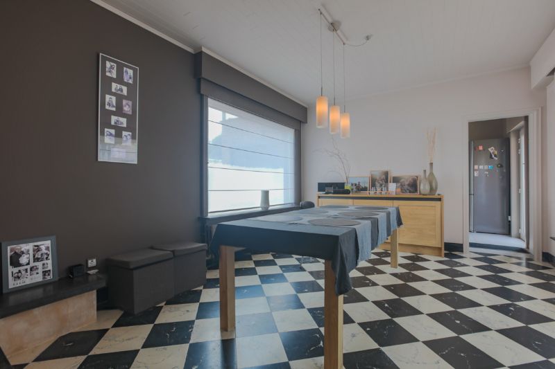 Handelspand (winkel) met woonst en magazijntje van +/- 130m². foto 8