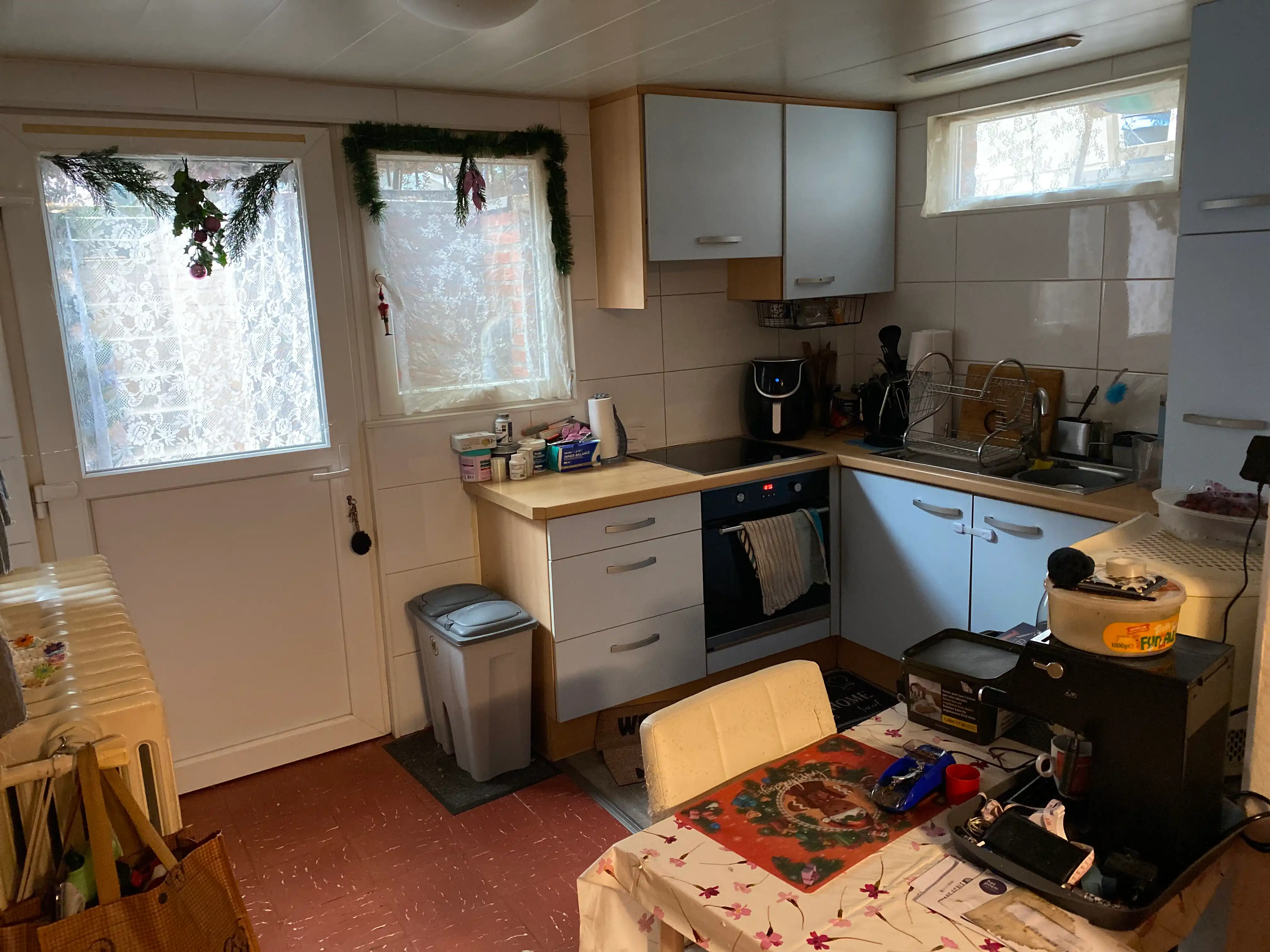 Genk, Nieuwe Kuilenweg 57A bus 1 - Sousterrain- appartement met 1 slaapkamer,  terras, en 2 autostaanplaatsen. foto 5
