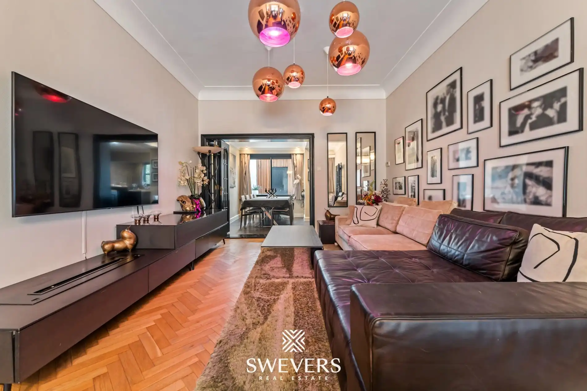 Exclusief gerenoveerde stadswoning met garage en drie terrassen in hartje Hasselt foto 4