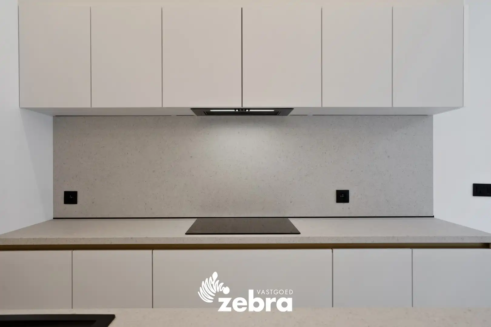 Gerenoveerde & energiezuinige woning met uitweg te Ledegem! foto 6