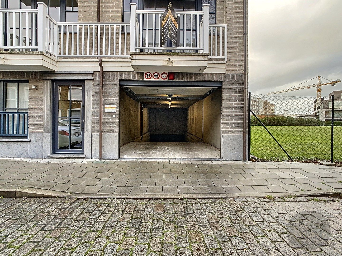 Garagebox te huur vlakbij de jachthaven van Zeebrugge foto 2