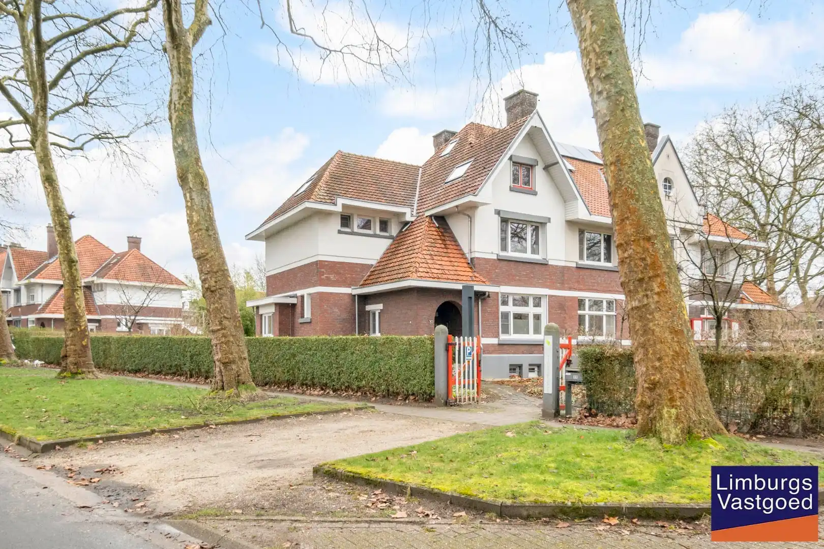 Woonhuis met verschillende praktijkruimtes te Waterschei, op een perceel van 6a80ca foto 32