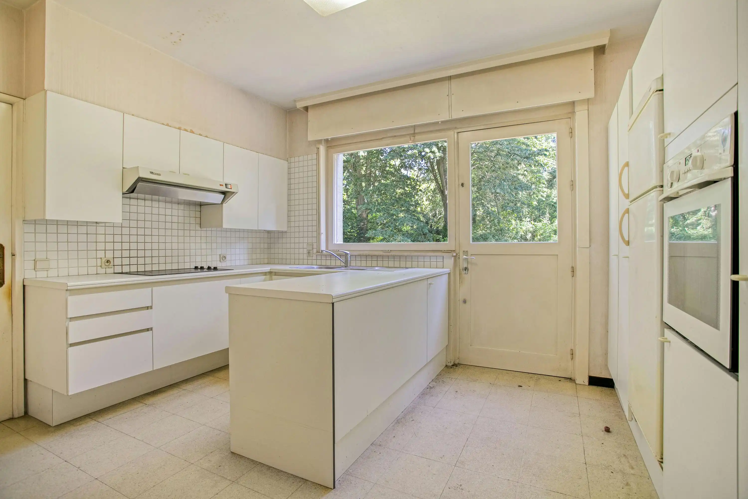 Exclusief renovatieproject: riante villa op toplocatie foto 15