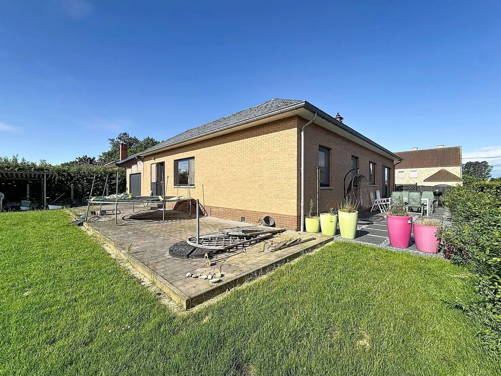 Bungalow met 4 slpks, tuin, garage, 8a 46ca foto 5