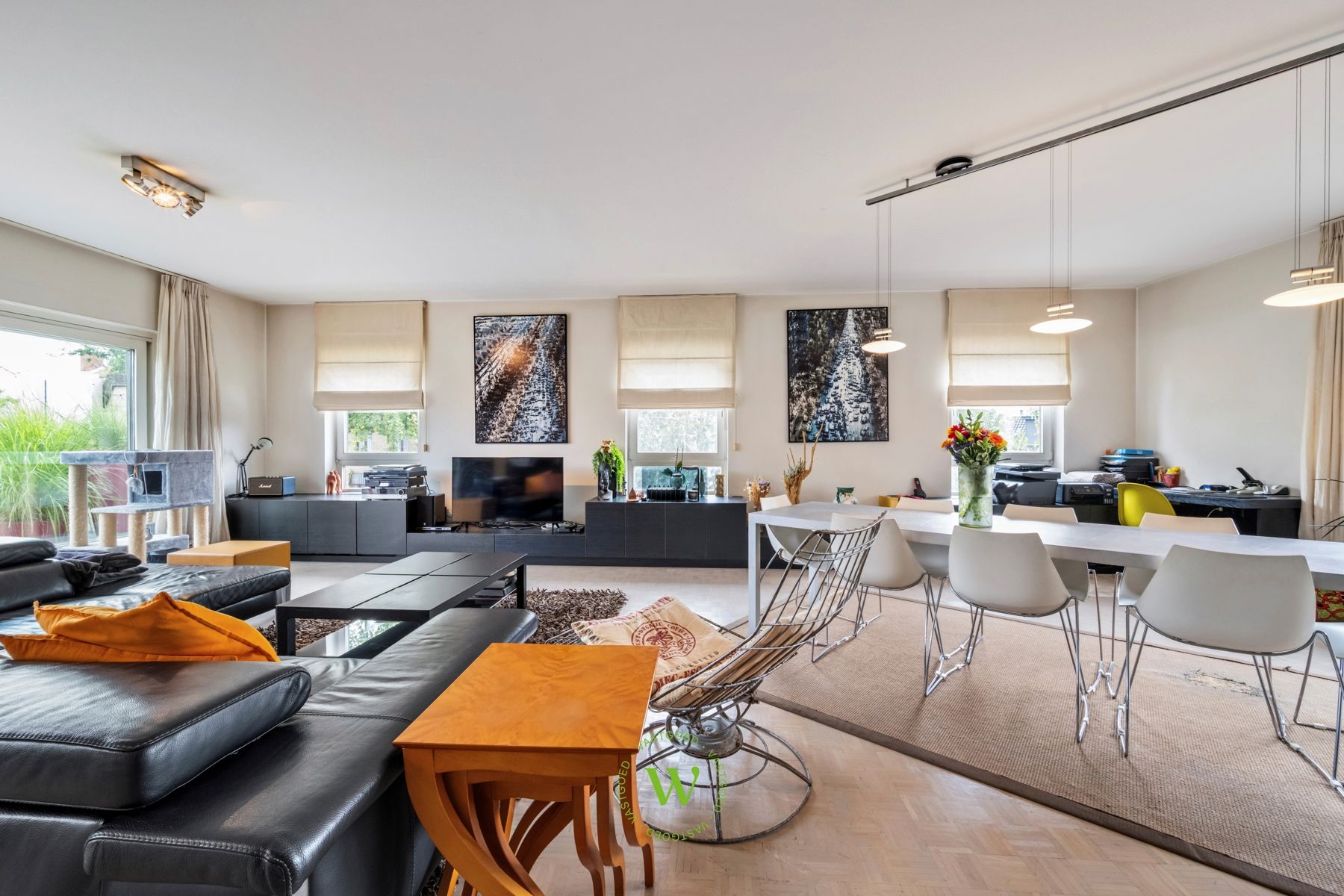 Exceptioneel ruim appartement mét riant zonneterras. foto {{pictureIndex}}
