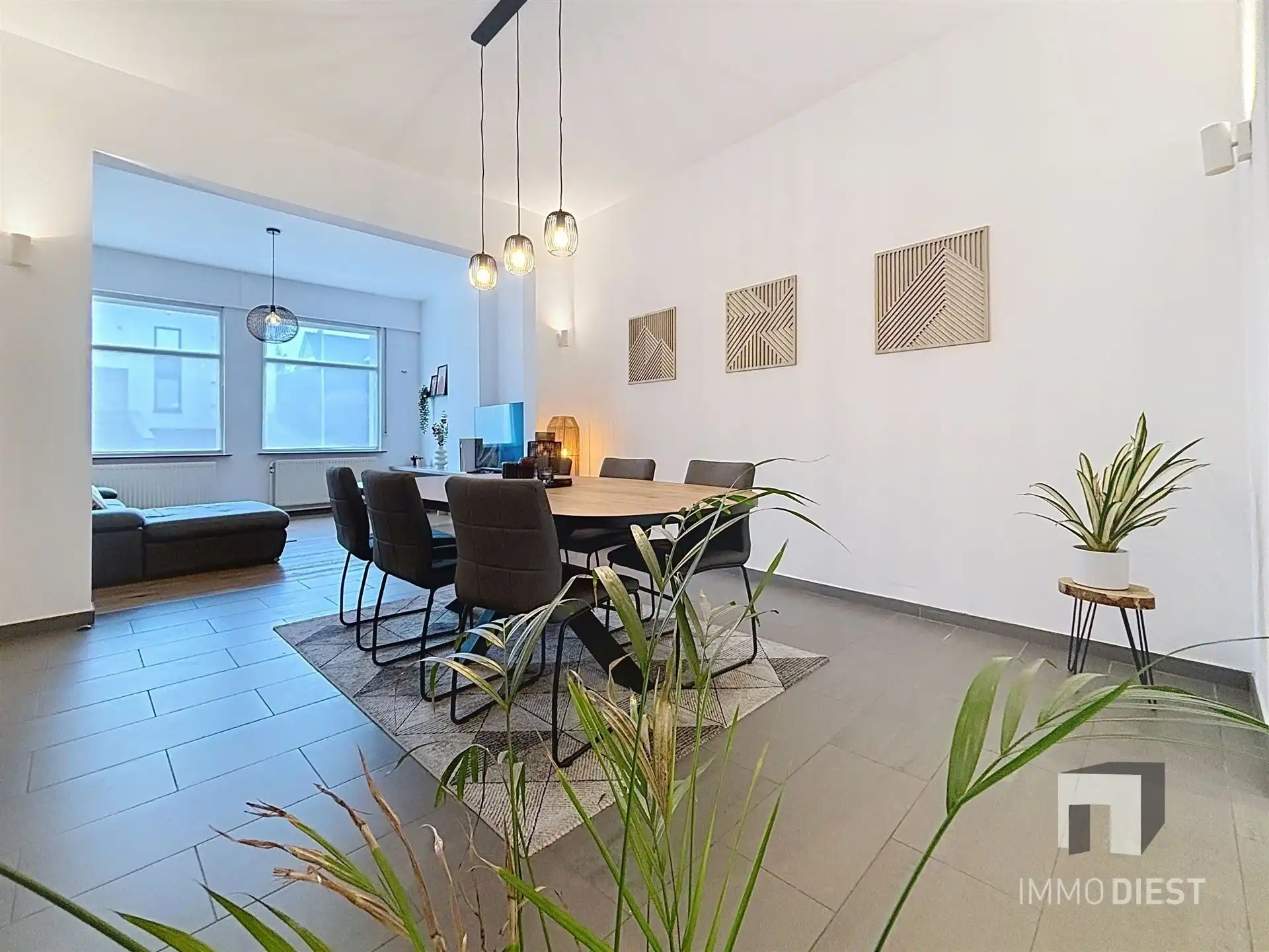 Trendy gerenoveerde woning met 3 slaapkamers foto 9