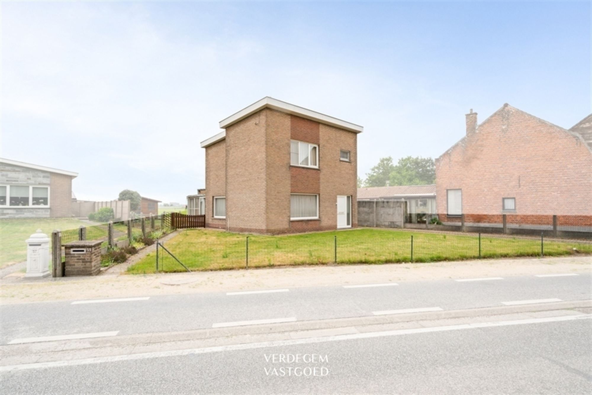 Vrijstaande woning met 3 slaapkamers, grote garage en weidse zichten foto 18