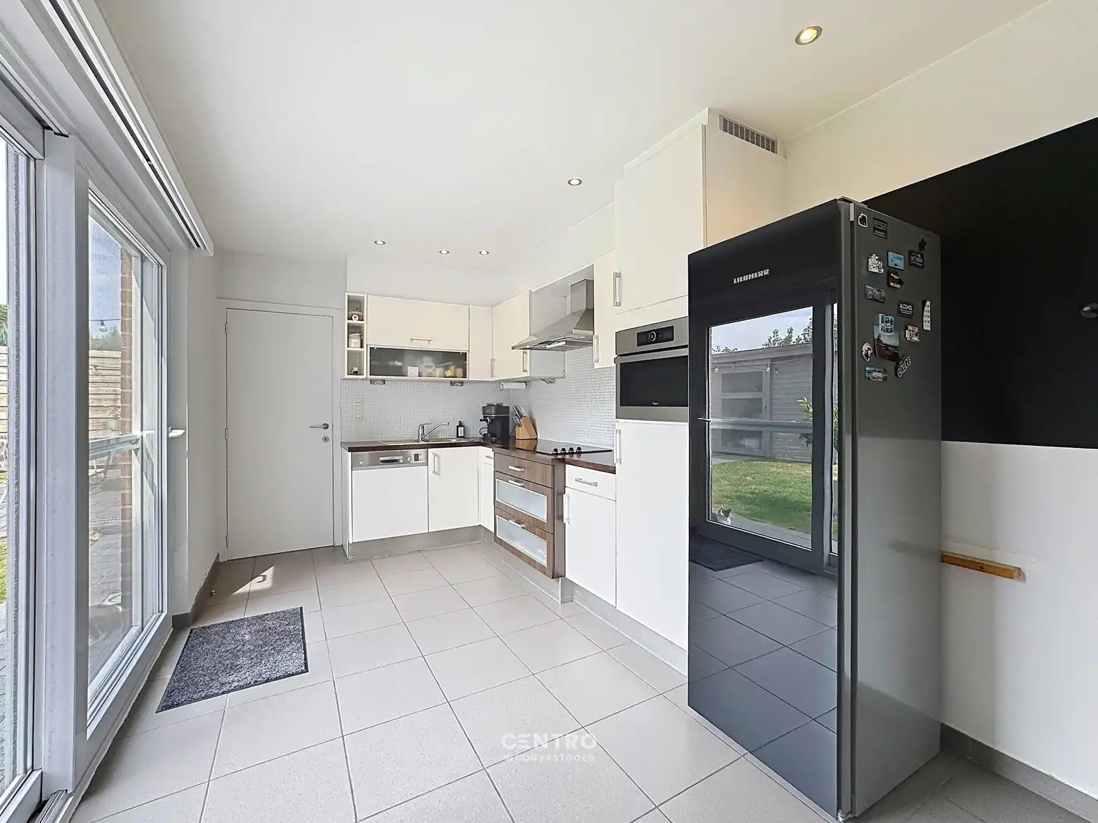 INSTAPKLARE woning met 4 slpks en ZUIDger. tuin! foto 6