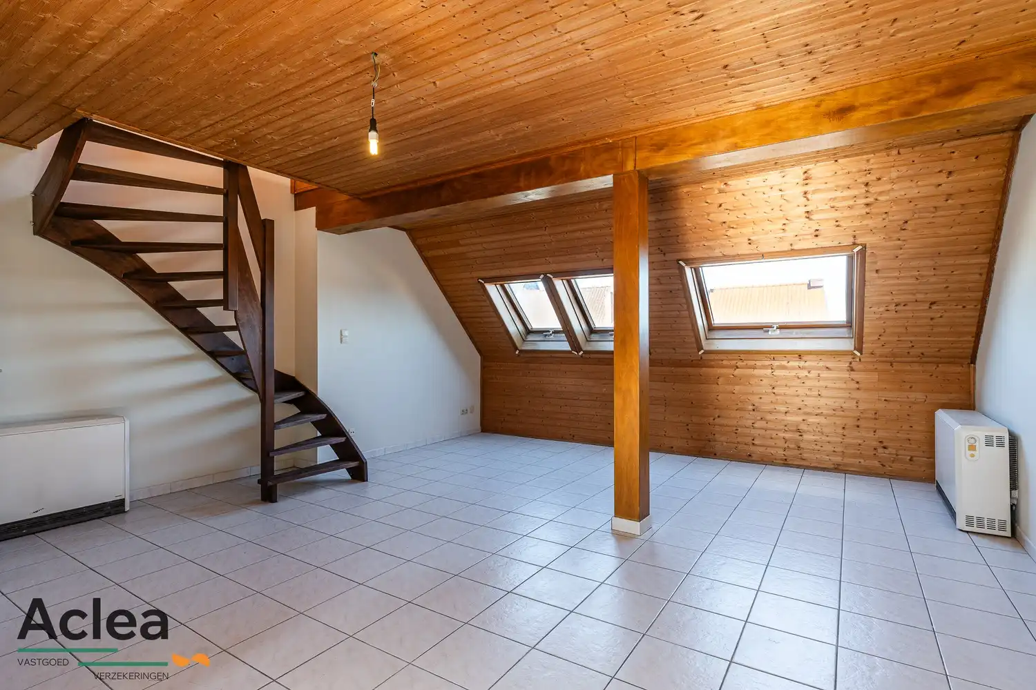 Instapklaar goed gelegen duplexappartement in centrum Eeklo foto 2