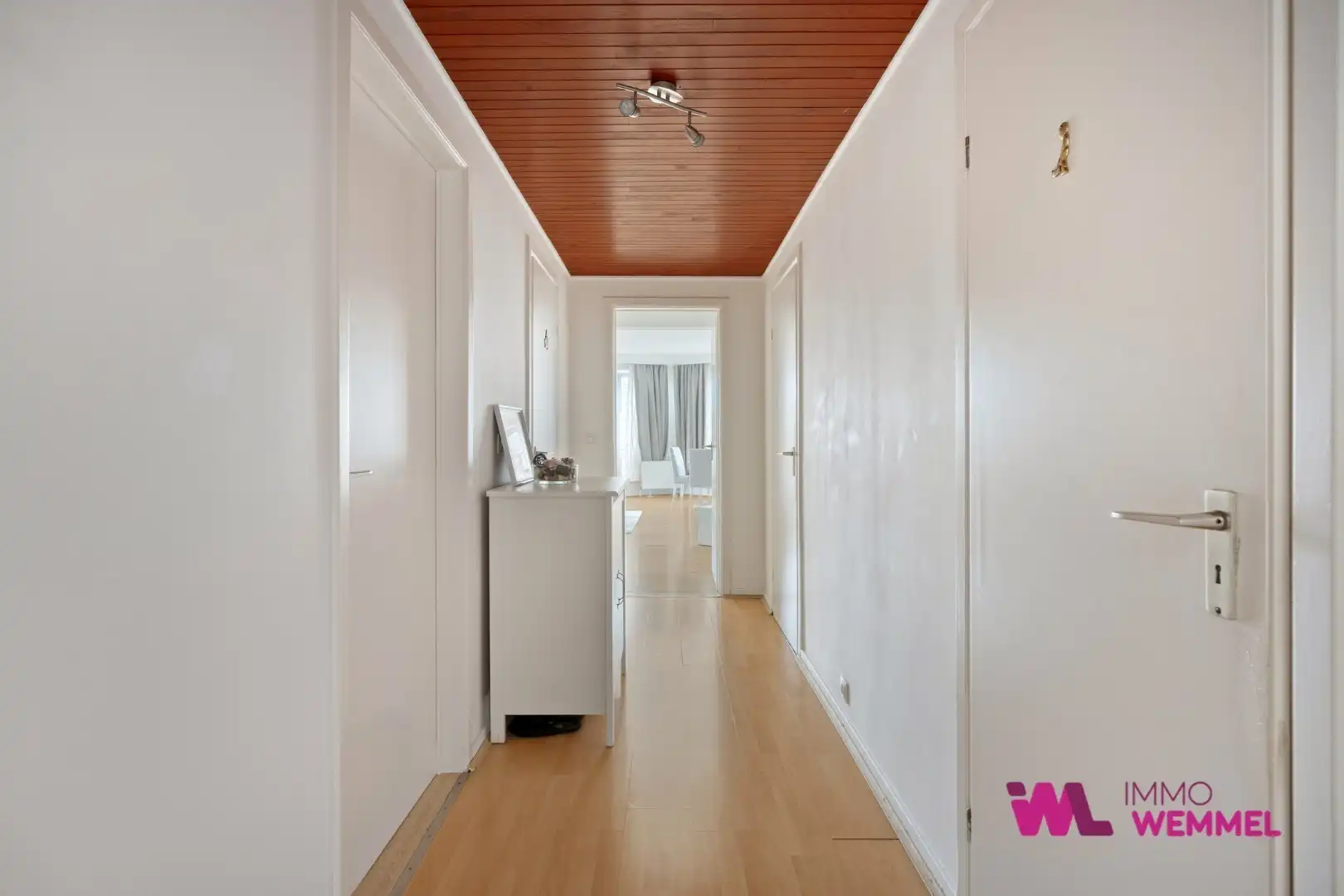 Verzorgd appartement met lift, 2 slaapkamers, garage en kelder foto 5
