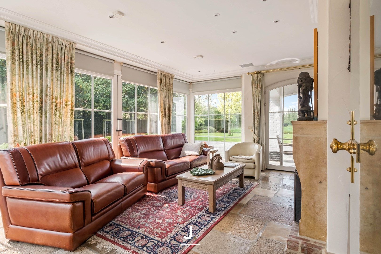 Ruime statige villa op een toplocatie te Beveren-Leie foto 9