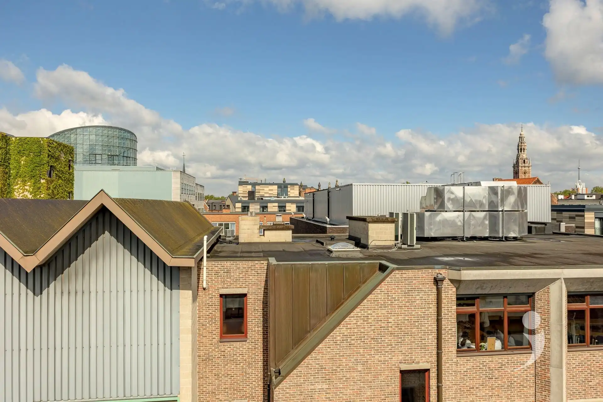 Building met 8 kamers foto 32