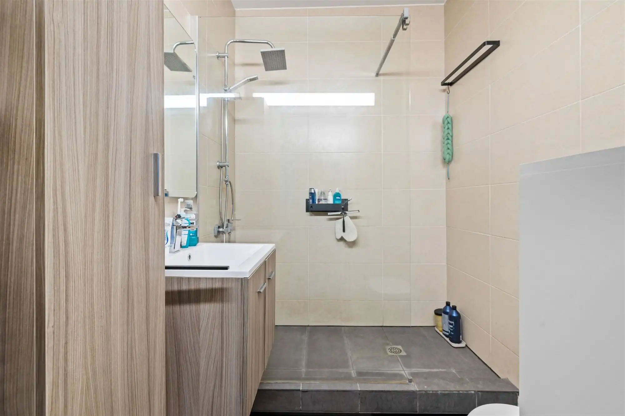 Modern vernieuwd 1-slpk appartement met frisse uitstraling foto 10