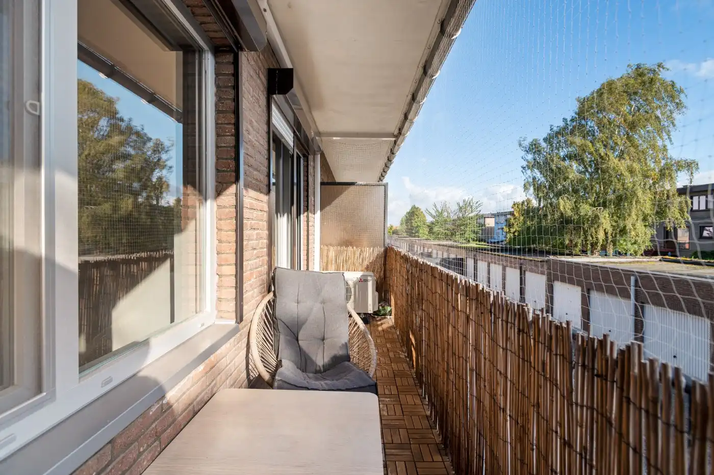 Instapklaar app. op 1e verd. met 2 slpk., balkon en garagebox foto 15