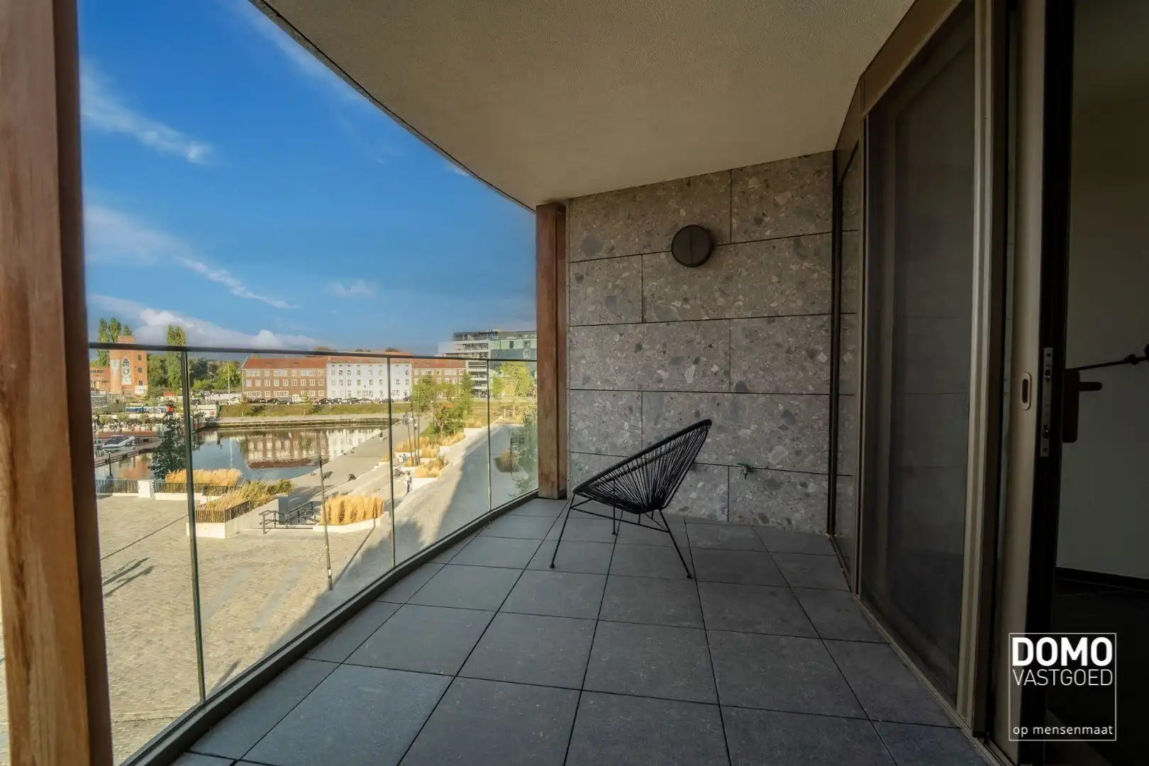 APPARTEMENT MET PRACHTIG TERRAS, 2 SLAAPKAMERS EN AUTOSTANDPLAATS TE KOOP AAN QUARTIER BLUE, HASSELT foto 12