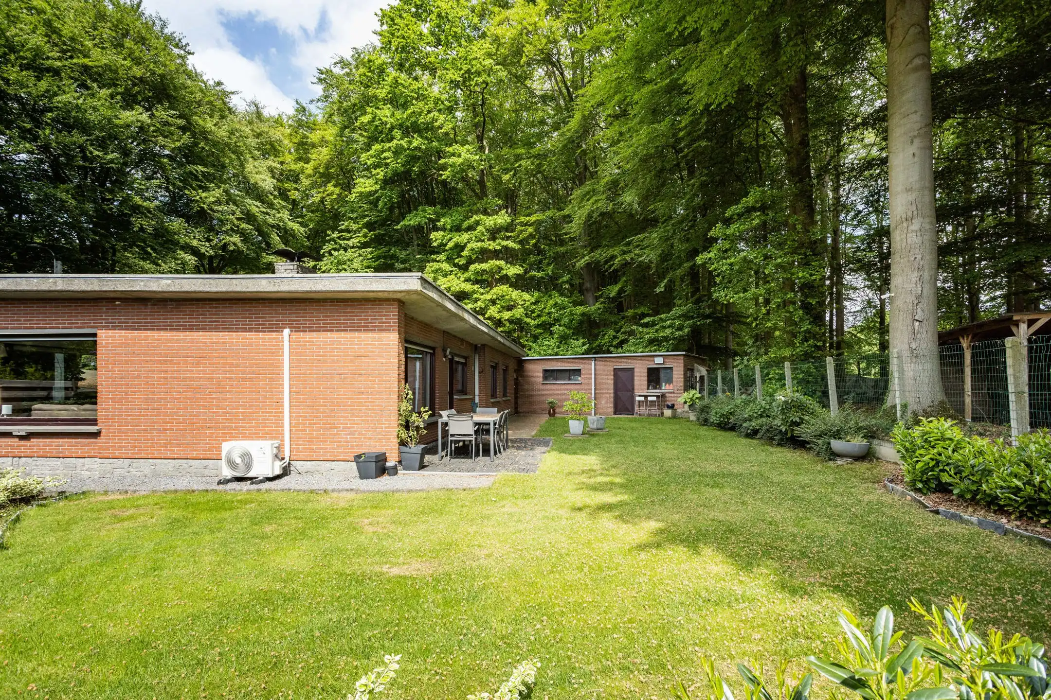 Te moderniseren bungalow met bos in Louise-Marie foto 25