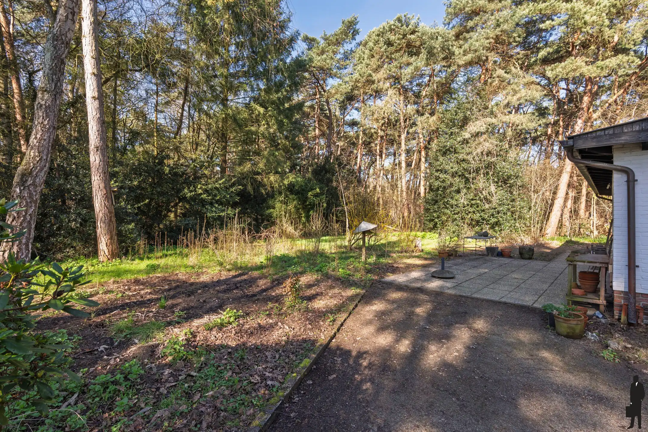 Uitzonderlijk gelegen villa in groen op grond van ca 1.730m² foto 21