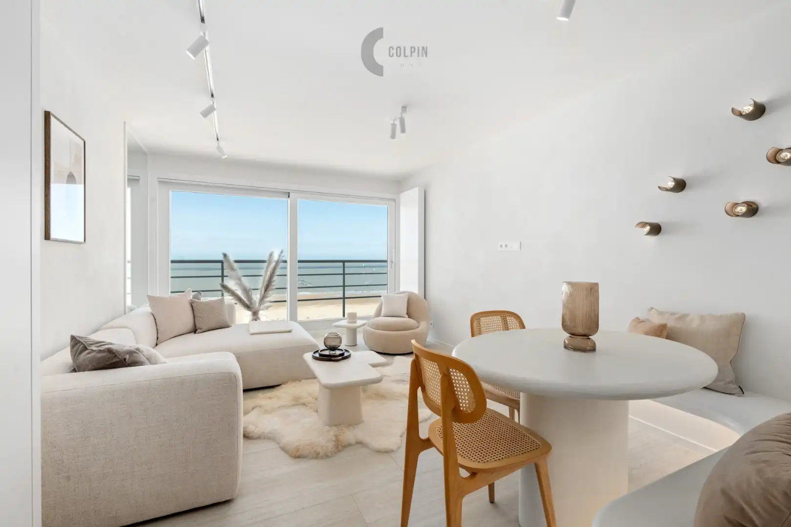 Prachtig appartement op de zeedijk in Duinbergen foto {{pictureIndex}}