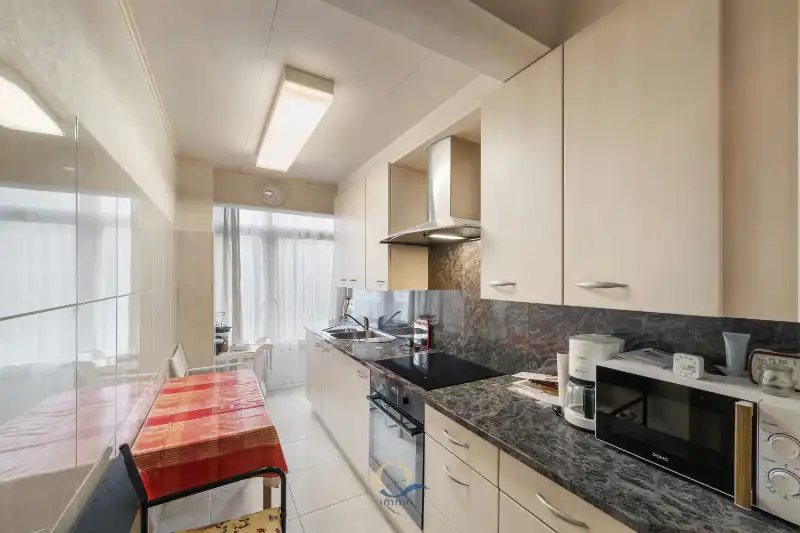 Hoekappartement met open zicht op Marie-Joséplein, Hotel Du Parc en Casino Kursaal foto 9