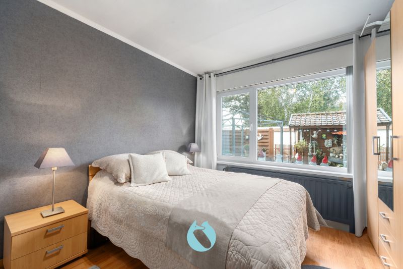 Kleinschalig hoekgebouw met 3 appartementen en 3 garages foto 6